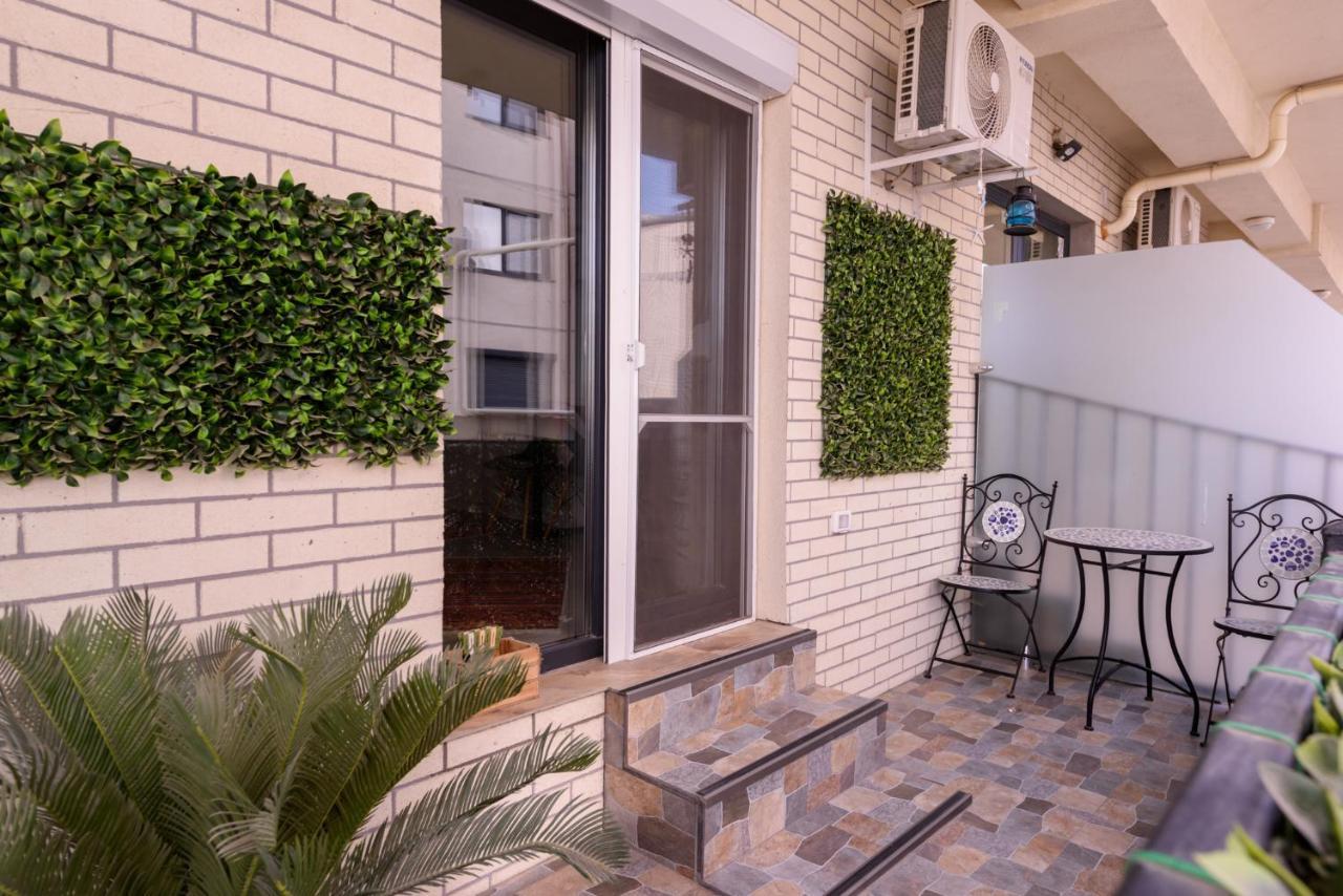 Kataleya Studio Apartment Navodari Exterior photo