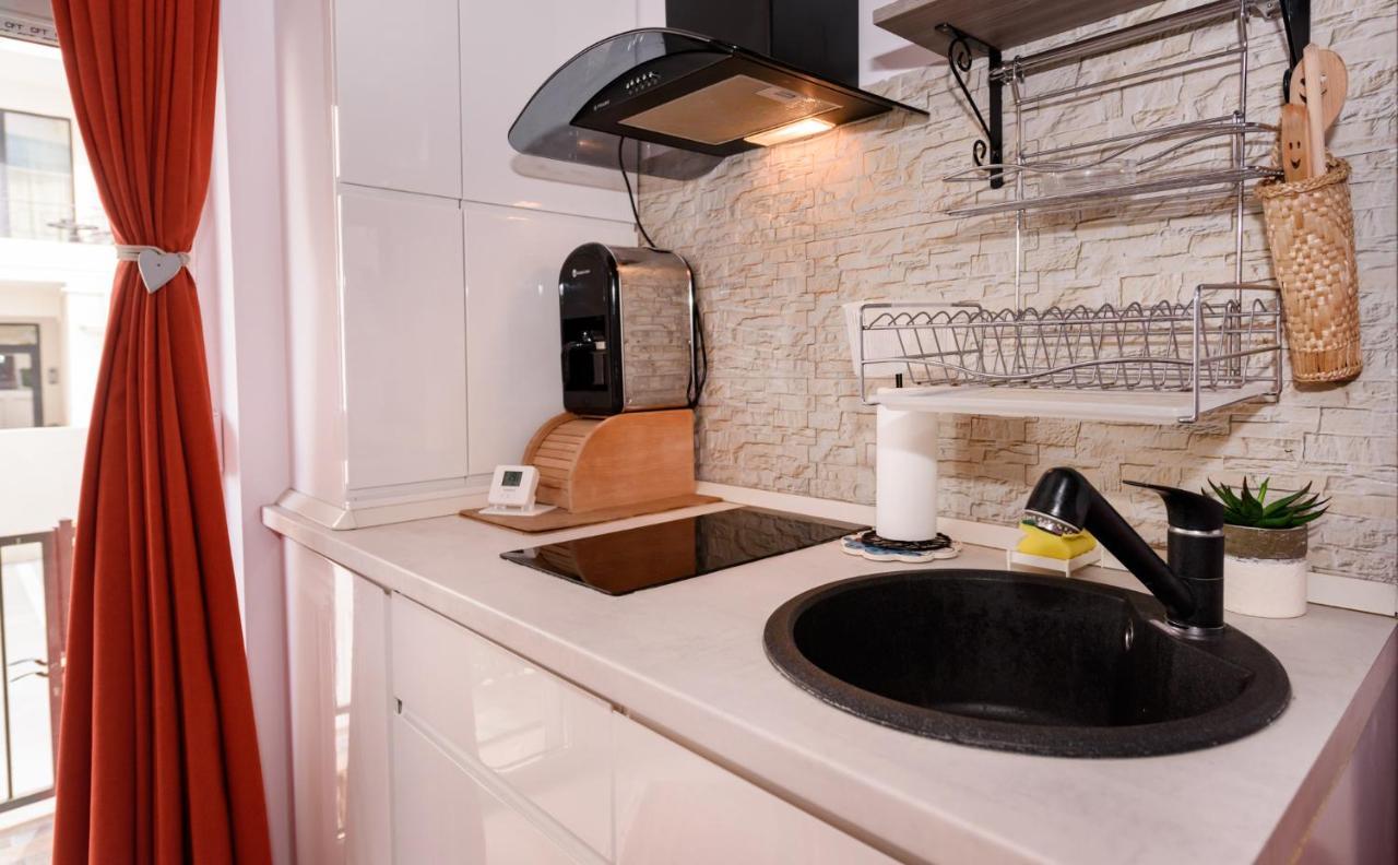 Kataleya Studio Apartment Navodari Exterior photo